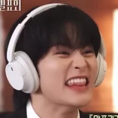 mm080297's profile picture. sad paprika 𖦹