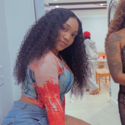 _riannaxo's profile picture. snap & insta : https://t.co/le57BYKxW7 🍯🩷