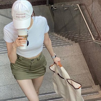 ndyq995's profile picture. With her feet on the ground, her dreams big, she looks at the world with grace and excitement.