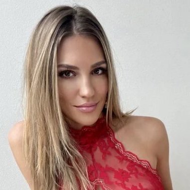 ProwseAlana's profile picture. A girl should be two things, classy and fabulous.
Click Here 👇