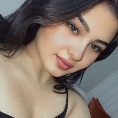 senemsksvm34's profile picture. güçlü görünür, kolay kırılır
