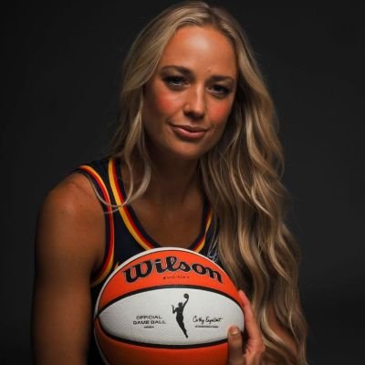 itssophiecham's profile picture. FANPAGE
probs at pool kickin it 
WNBA