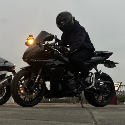 msksfoy's profile picture. 177cm/60kg/30/東京🗼/弾き語り/アコギ/ツーリング/バイク/yzfr7/yamaha/猫/サイベリアン/服/カフェ/のんびり/ 🏍️YZF R25→R7