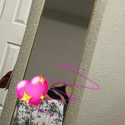 MonicaL235567's profile picture. 