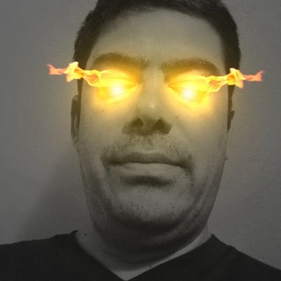 RogerPanes's profile picture. 🎵 DJ & productor de techno | 🎬 Licenciado en cine y audiovisuales con especialidad en guion (ESCAC) | 20+ años en la música | Creando y aprendiendo sin parar