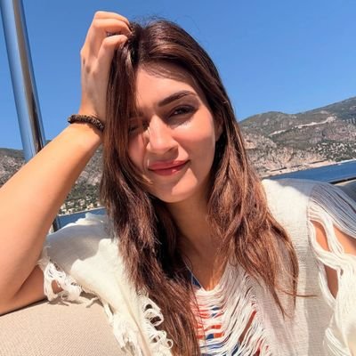 kritiskritika's profile picture. - Kriti's butterfly 🦋✨