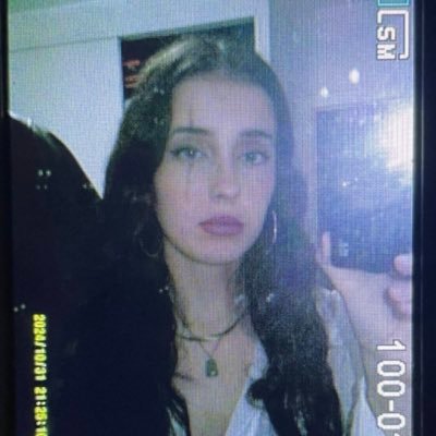 begocentrica's profile picture. es su odio contra mi amor ♡