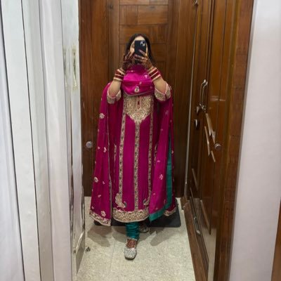 dubey_suhasini's profile picture. NIRVANA🕉 धर्मो रक्षति रक्षितः।🚩
MSD♥