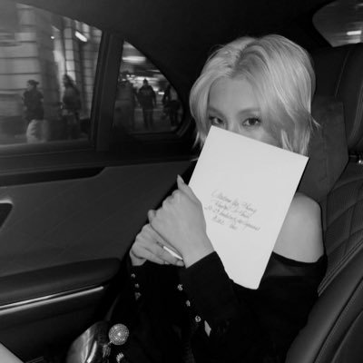 igotyuandme1's profile picture. I’m too consumed with my own life~