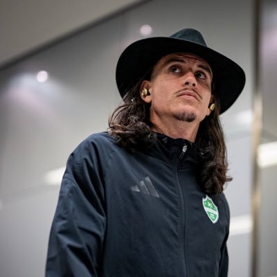 AZOZ_1937_'s profile picture. وعبر الزمان سنمضي معاً 💚🔥@ALAHLI_FC