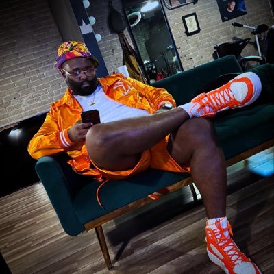 Dtae_Holley's profile picture. Twitch: HolleyYoBarber •Live Cuts💈 •Sports Gaming🎮 •Live Reactions🤣