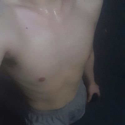 KhanhL751323's profile image