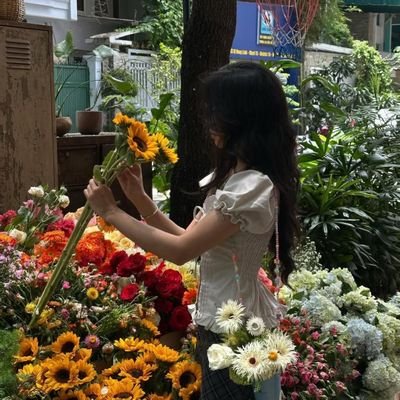 ElsafourySara's profile picture. 🇪🇬🇪🇬
مُعلمة فلسفة📖
Ain shams university. 🦋
عاشت فلسطين، دمتِ أرض العزة والكرامة🇵🇸