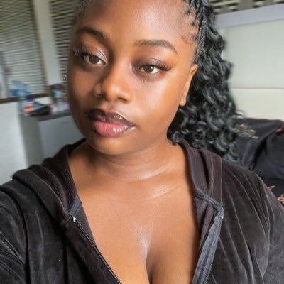 BrattySam's profile picture. Life in little 📦 📦