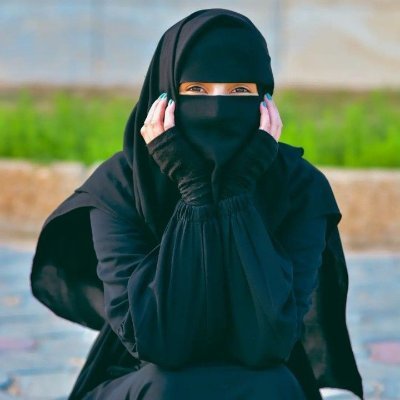 Zainab_4302's profile picture. Fatimah (Az-Zahra) — the beloved daughter of Prophet Muhammad ﷺ. Her name means “the radiant one,” and she is often compared to a beautiful, fragrant flower 🌸.