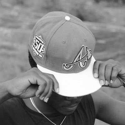 lone_xoxo's profile picture. I design what people remember.