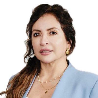 SandraVieraRE's profile picture. Sandra Viera | REALTOR®️ Broker Associate 🏡✨ Helping you buy, sell & invest in South Florida real estate! 🌴🔑 | Fix & Flip | Property Management l Bilingual .