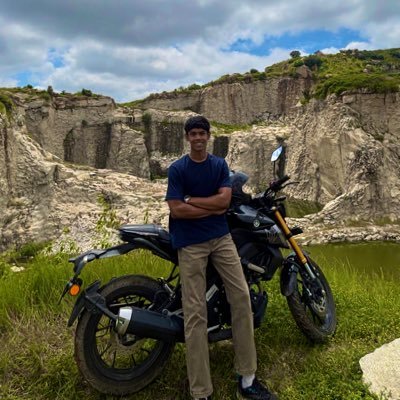 AbhishekVasagam's profile picture. Time to play the game.