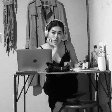 807_chloe's profile picture. interested in well-being and lifestyle. learning to take care of myself but currently a extreme workaholic 🙄