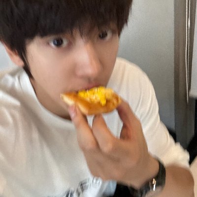 Rutoeas's profile picture. Random