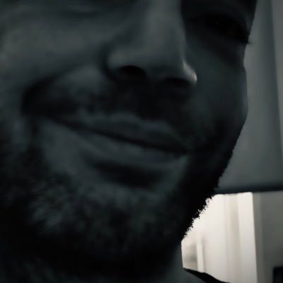 robqdoom's profile picture. well sure look