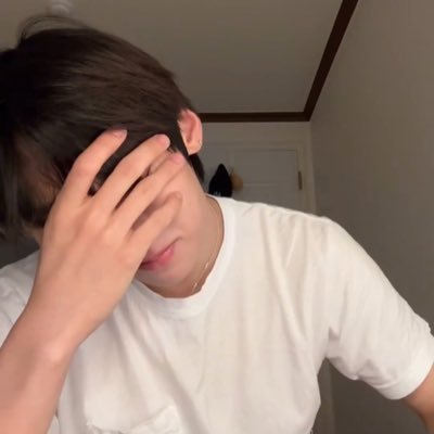 s_n5_k's profile picture. 