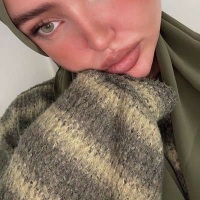 @hnymneee