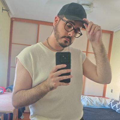 Hi_Im_Vrola's profile picture. He/Him | Ambientólogo y futuro profe🦆🌱 | Elend Grace (Spriggan) | Spam acc de mi gata Estela y mi gato Calcetines | En mis ratos libre soy 🏳️‍🌈