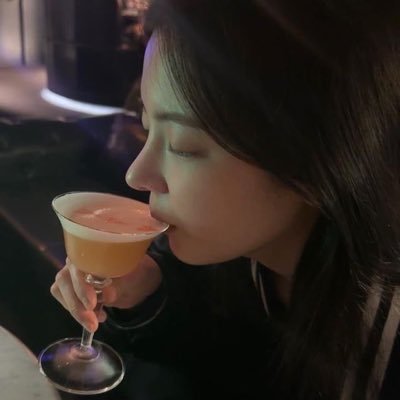 dellafuentera's profile picture. wish maybe then would u call me a flower?