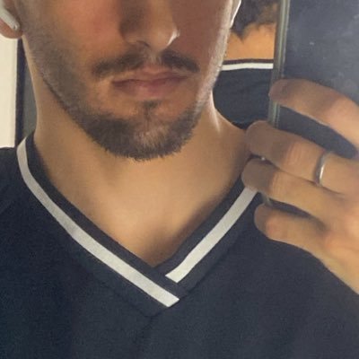 Nesejoti's profile picture. ana nshouf l ghalat f kol joz2 w qalbi y3ani mn skout ⵣ🇩🇿🇵🇸