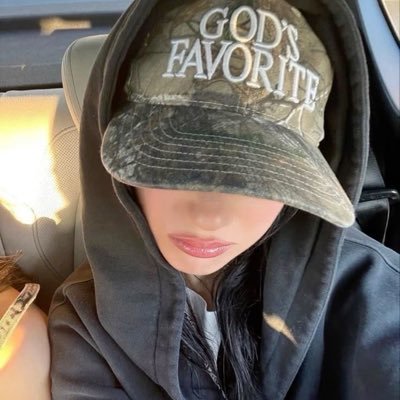 rviiux's profile picture. 