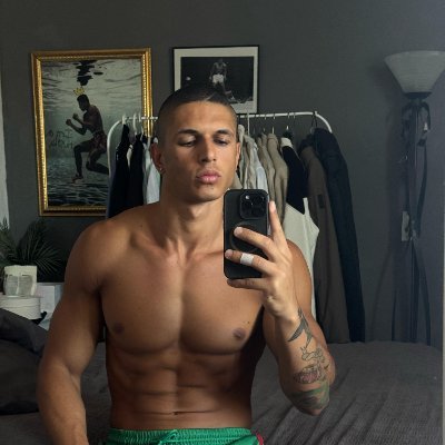 SaundraMortgage's profile picture. Don’t be shy👇🏽just click😋