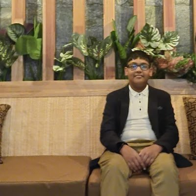 gavisth12's profile picture. 