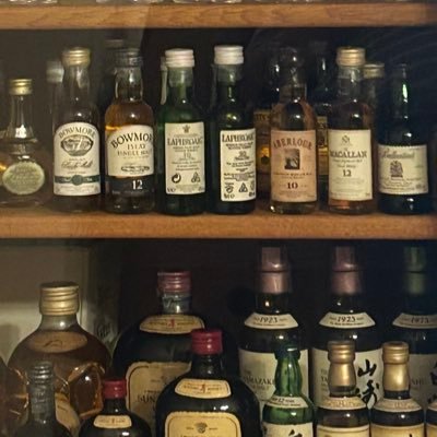 tomo9999Q's profile picture. 復活！老害です！絡み厳禁！ウィスキーは角とデュワーズをハイボールでしか飲みません。