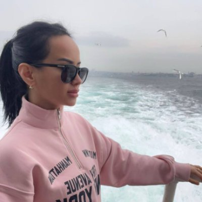 Annie112123's profile picture. May the world be free of strife, may the world be at peace forever, may children grow up healthy and happy, and may my country prosper.