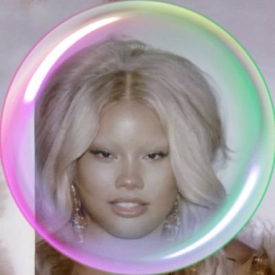 _noouuh's profile picture. a mess.
