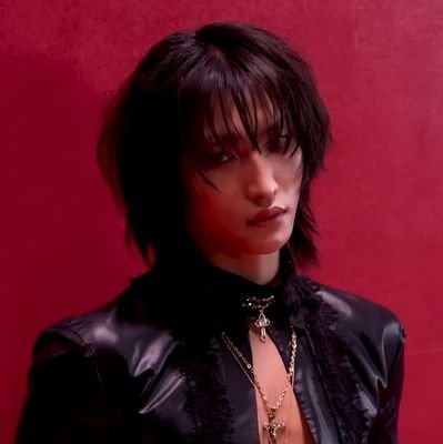 pinkmavi48's profile picture. 