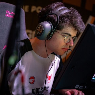 Miguihalo's profile picture. Creador de contenido | Se me borró esto así que no me acuerdo, simplemente intento (de) streamer