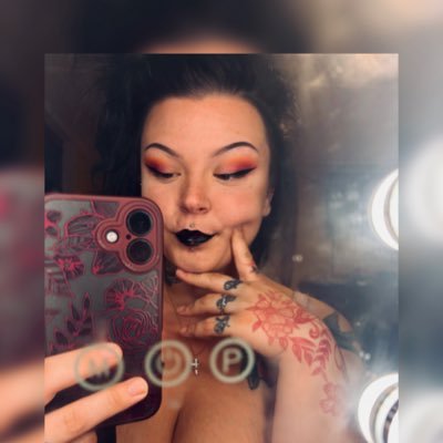 Catmarieexoxo's profile picture. 