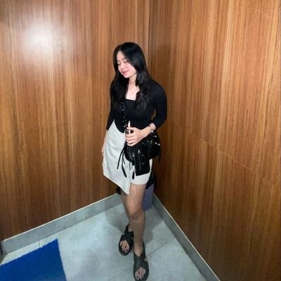 meclarissaa's profile picture. ☁️ I carry yesterday’s pain, but I choose to wake up with today’s hope. Still learning, still loving, still becoming who I’m meant to be.