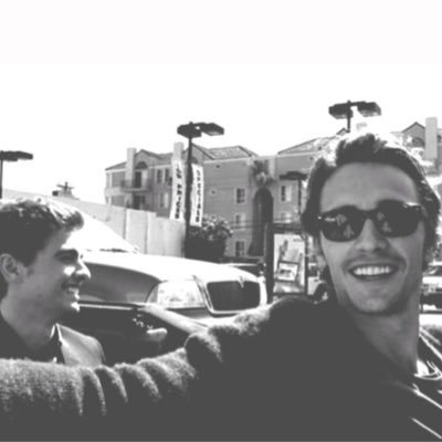 TheMonulightt's profile picture. مردّها بتزين