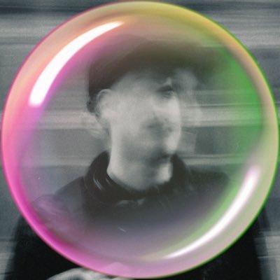 __Saturninho__'s profile picture. im so confused, but still aesthetic ⋆。˚⋆ฺ