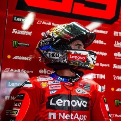 cwinnis's profile picture. do ya thing 🐜