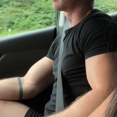 RoddyNooij's profile picture. Singleplayer game mode: If you wanna be rich, dont do no broke shit.. giving up is no option.