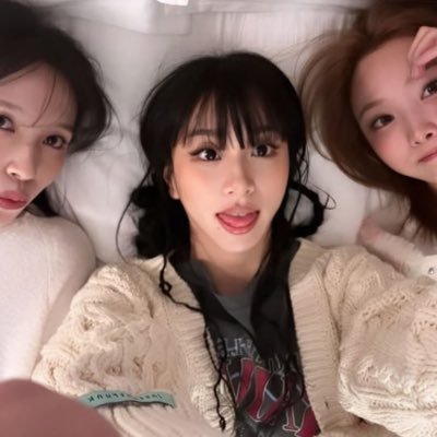 luvs4twice's profile picture. twice + bl series + h&j = my world ღ 🏡