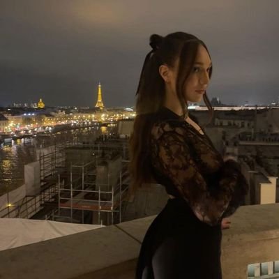 Nanaintro's profile picture. 𝐀 𝐝𝐞𝐥𝐢𝐜𝐚𝐭𝐞 𝐝𝐚𝐲𝐝𝐫𝐞𝐚𝐦