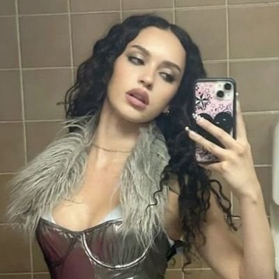 allbelia's profile picture. head full of hollanov