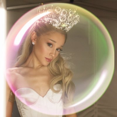 TeamArianaTH's profile picture. little dreamer✨ @arianagrande