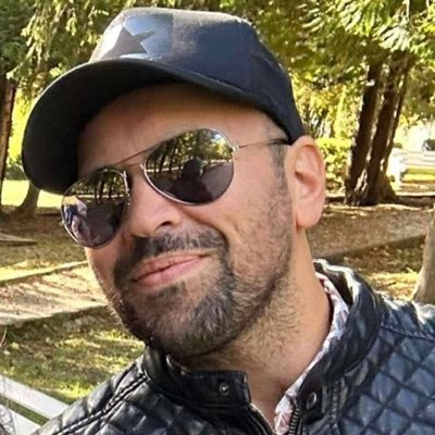 ionuss's profile picture. Product Designer | Websites | Dashboards | Mobile Apps