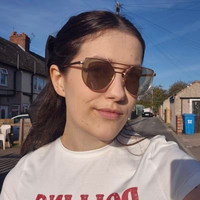JadeAshleigh0's profile picture. aspiring singer/songwriter